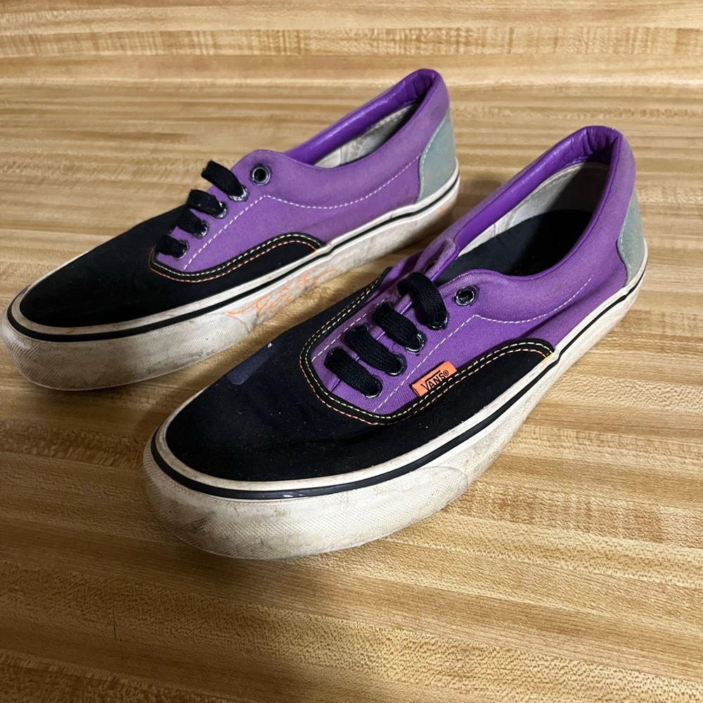 Vans customs